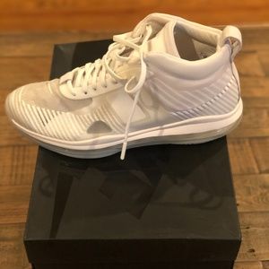 Lebron X JE Icon QS Size 10.5-White/Sail-Summit Wh